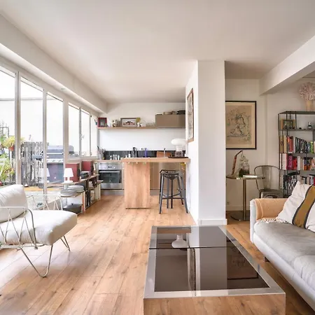 Guestready - Confortable Avec Terrasse Au 18e Paris